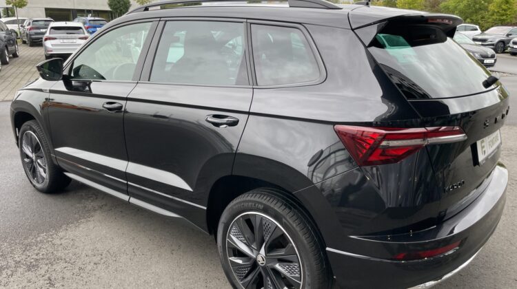 Karoq 1,5TSi DSG Sportline Pano AHK Navi Virtual