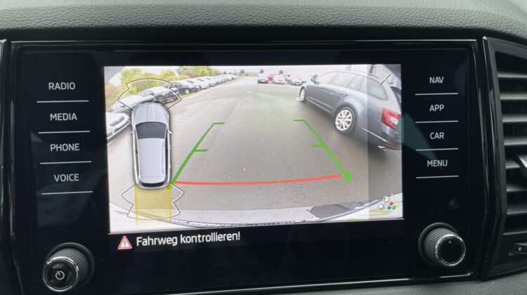 Karoq 1,5TSi DSG Sportline Pano AHK Navi Virtual