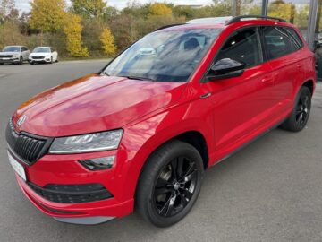 Karoq 2,0TDi DSG Sportline 4×4 Pano AHK Navi ACC