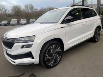 Karoq 2,0TDi Sportline 4×4 Pano AHK Leder 360°