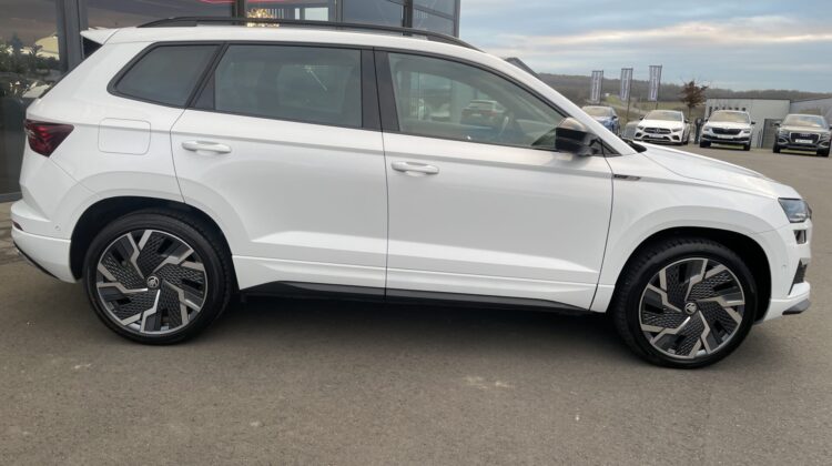 Karoq 2,0TDi Sportline 4×4 Pano AHK Leder 360°