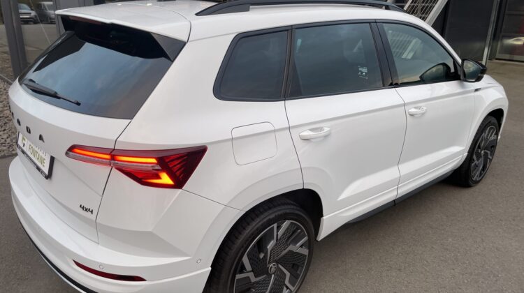 Karoq 2,0TDi Sportline 4×4 Pano AHK Leder 360°