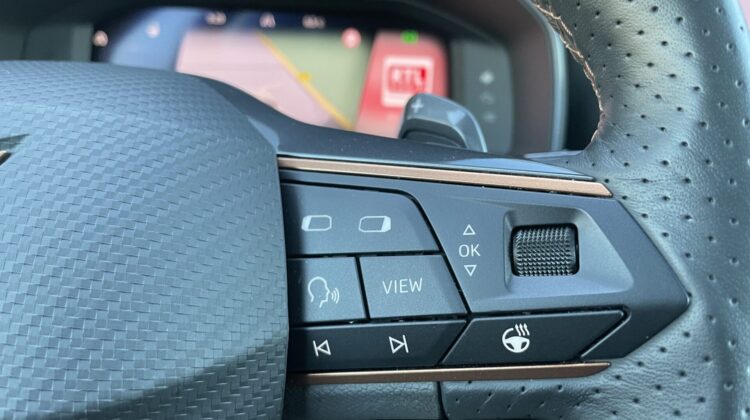 Leon 1,5eTSi Pano Vollleder Navi Pano Keyless