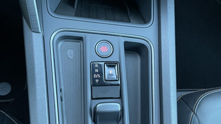 Leon 1,5eTSi Pano Vollleder Navi Pano Keyless